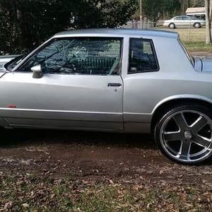 Meet your Posher, Adonnis